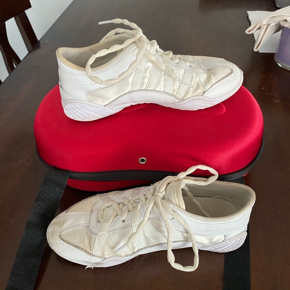 nfinity evolution cheer shoes